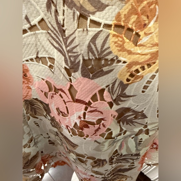 NWT Elliatt | Floral Lace Long Sleeve Dress eyelet embroidered embroidery - Picture 14 of 17